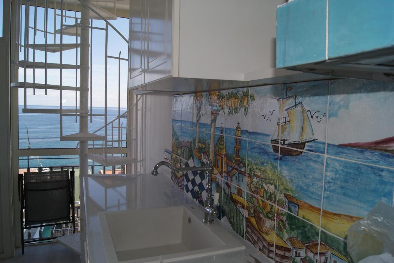 Donna Sicilia Hotel Giardini Naxos Exterior photo
